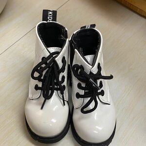 Kids White Lace-Up Boots